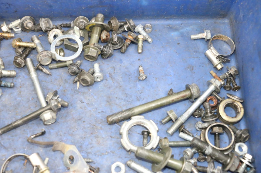 photo de ZAK SCHROEVEN EN BEVESTIGINGSMATERIAAL YAMAHA XMAX X-MAX 125 (2006 - 2009) - Zoom op gebruiksstaat