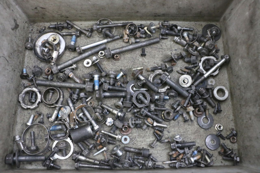 photo de ZAK SCHROEVEN EN BEVESTIGINGSMATERIAAL YAMAHA XMAX X-MAX 125 (2006 - 2009) - Hoofdaanzicht