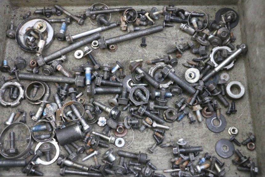 photo de ZAK SCHROEVEN EN BEVESTIGINGSMATERIAAL YAMAHA XMAX X-MAX 125 (2006 - 2009) - Detail van het onderdeel