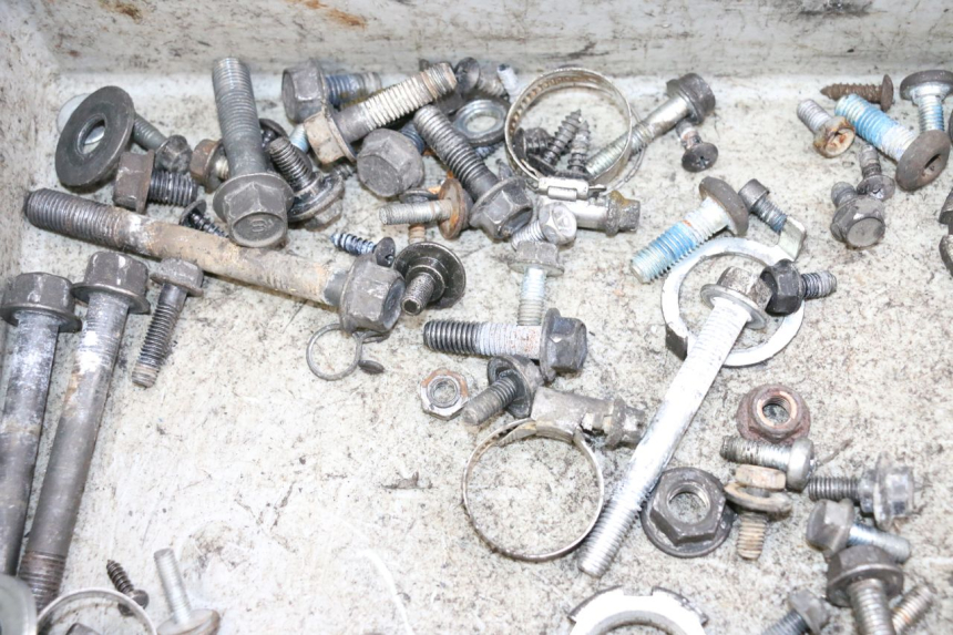 photo de ZAK SCHROEVEN EN BEVESTIGINGSMATERIAAL YAMAHA XMAX X-MAX 125 (2006 - 2009) - Overzicht