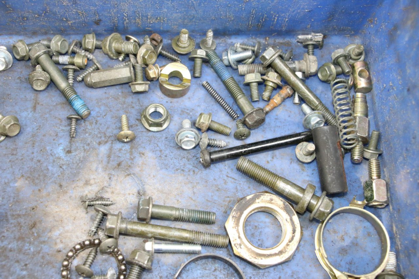 photo de ZAK SCHROEVEN EN BEVESTIGINGSMATERIAAL SYM X-PRO 4T 50 (2014 - 2021) - Zoom op gebruiksstaat