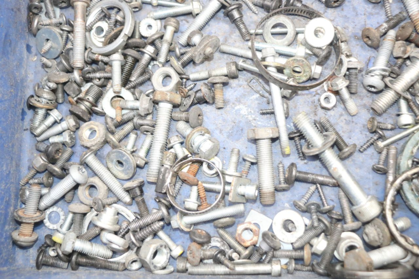 photo de ZAK SCHROEVEN EN BEVESTIGINGSMATERIAAL PIAGGIO X10 125 (2012 - 2017) - Andere kijkhoek