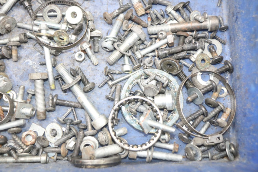 photo de ZAK SCHROEVEN EN BEVESTIGINGSMATERIAAL PIAGGIO X10 125 (2012 - 2017) - Technische close-up