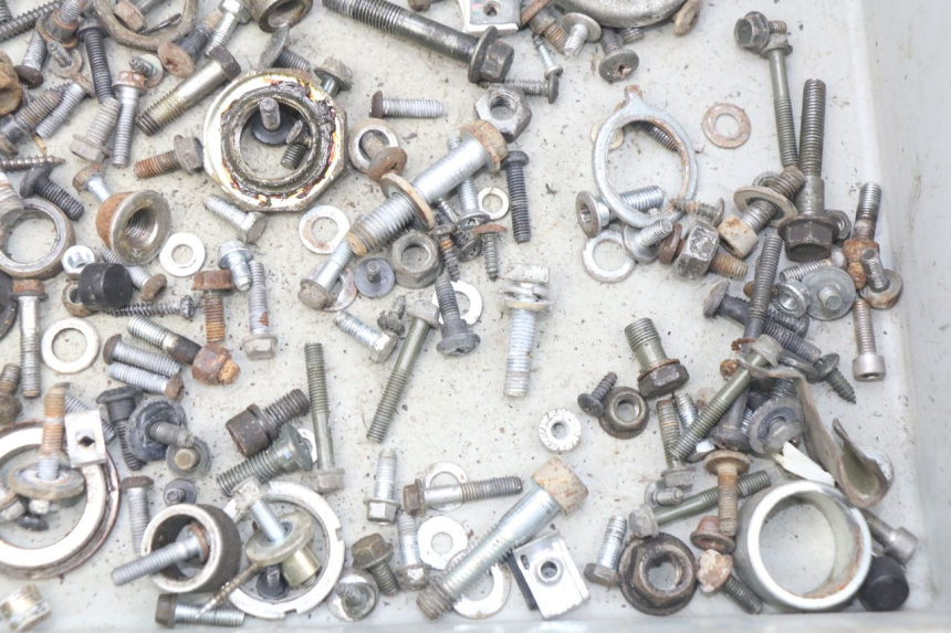 photo de ZAK SCHROEVEN EN BEVESTIGINGSMATERIAAL PIAGGIO X7 125 (2007 - 2013) - Zoom op gebruiksstaat