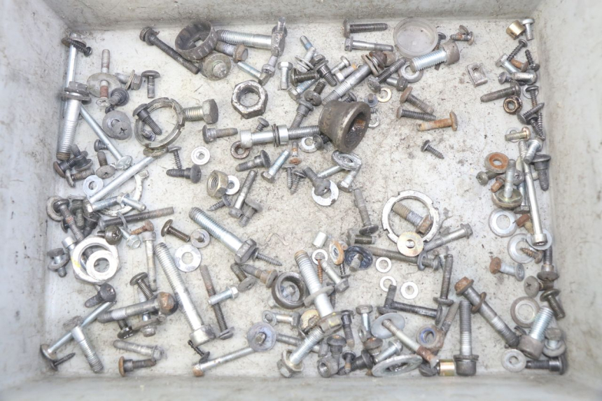 photo de ZAK SCHROEVEN EN BEVESTIGINGSMATERIAAL PIAGGIO X8 125 (2004 - 2007) - Hoofdaanzicht