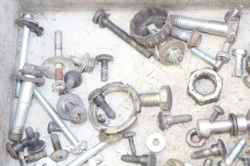 photo de ZAK SCHROEVEN EN BEVESTIGINGSMATERIAAL PIAGGIO X8 125 (2004 - 2007) - Technische close-up