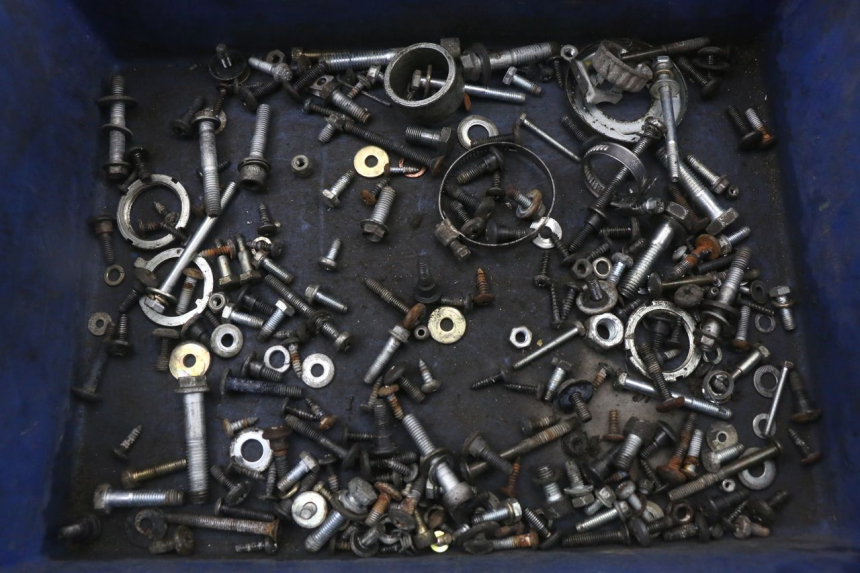 photo de ZAK SCHROEVEN EN BEVESTIGINGSMATERIAAL PIAGGIO X8 125 (2004 - 2007) - Hoofdaanzicht