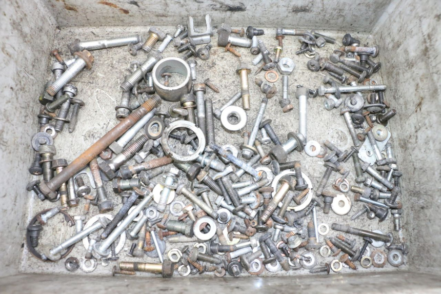 photo de ZAK SCHROEVEN EN BEVESTIGINGSMATERIAAL PIAGGIO X8 125 (2004 - 2007) - Hoofdaanzicht