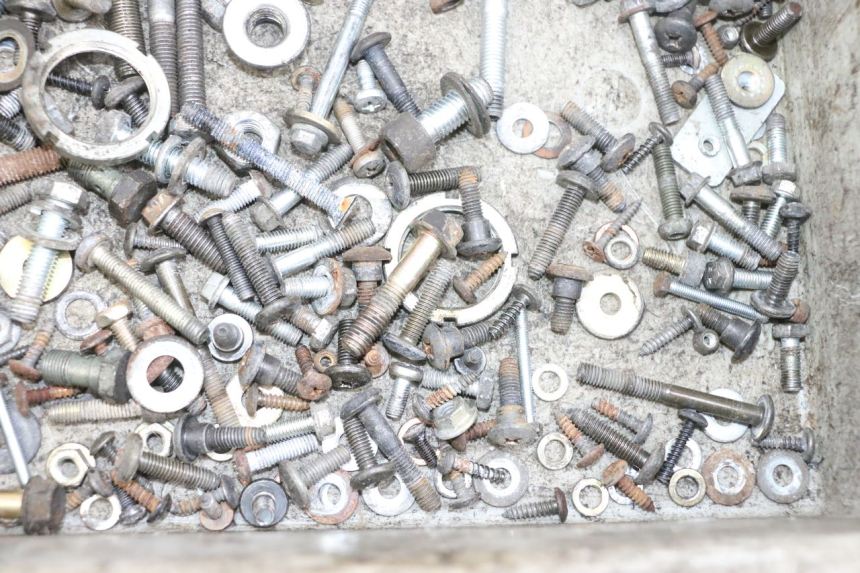 photo de ZAK SCHROEVEN EN BEVESTIGINGSMATERIAAL PIAGGIO X8 125 (2004 - 2007) - Technische close-up