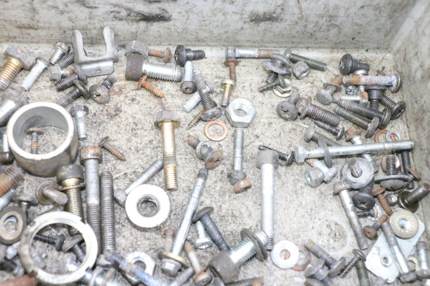 photo de ZAK SCHROEVEN EN BEVESTIGINGSMATERIAAL PIAGGIO X8 125 (2004 - 2007) - Overzicht