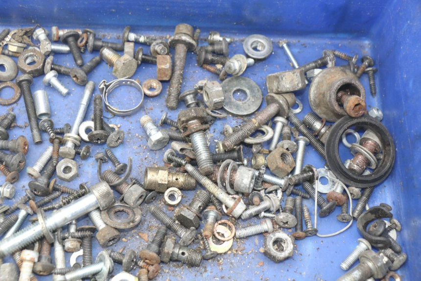 photo de ZAK SCHROEVEN EN BEVESTIGINGSMATERIAAL PIAGGIO X9 EVOLUTION 125 (2003 - 2007) - Andere kijkhoek