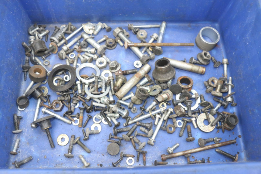 photo de ZAK SCHROEVEN EN BEVESTIGINGSMATERIAAL PIAGGIO X9 EVOLUTION 250 (2003 - 2007) - Hoofdaanzicht