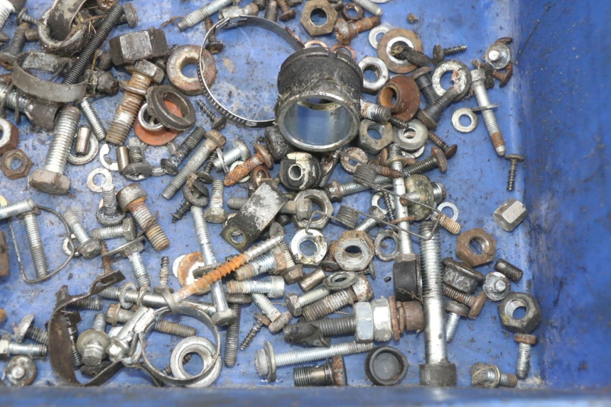 photo de ZAK SCHROEVEN EN BEVESTIGINGSMATERIAAL PIAGGIO X9 EVOLUTION 125 (2003 - 2007) - Andere kijkhoek