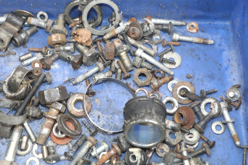 photo de ZAK SCHROEVEN EN BEVESTIGINGSMATERIAAL PIAGGIO X9 EVOLUTION 125 (2003 - 2007) - Technische close-up