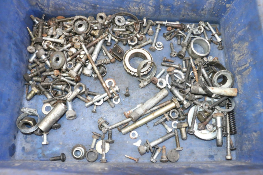 photo de ZAK SCHROEVEN EN BEVESTIGINGSMATERIAAL PIAGGIO X9 EVOLUTION 125 (2003 - 2007) - Hoofdaanzicht