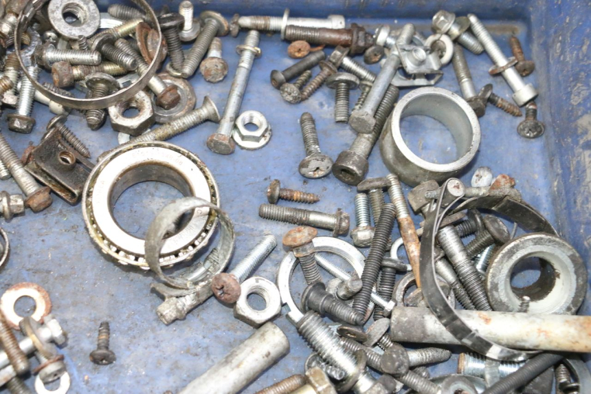 photo de ZAK SCHROEVEN EN BEVESTIGINGSMATERIAAL PIAGGIO X9 EVOLUTION 125 (2003 - 2007) - Andere kijkhoek