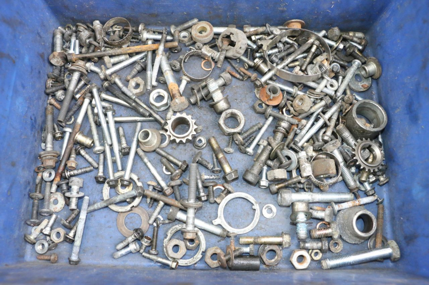 photo de ZAK SCHROEVEN EN BEVESTIGINGSMATERIAAL PIAGGIO X9 125 (2000 - 2003) - Hoofdaanzicht