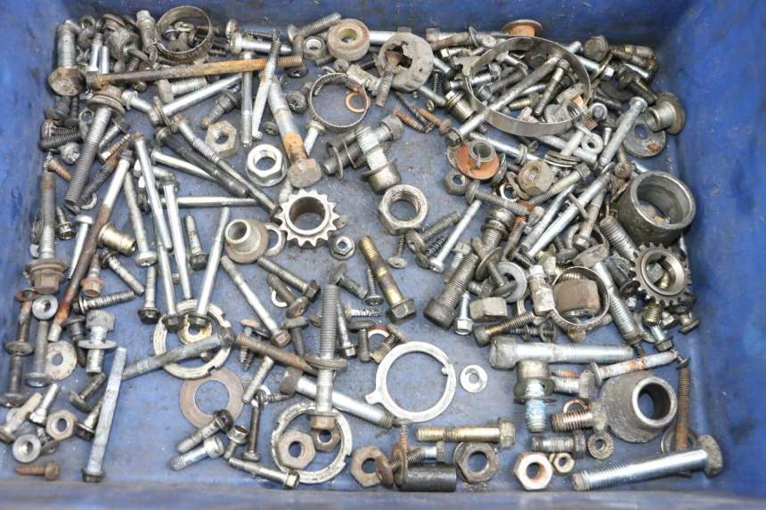 photo de ZAK SCHROEVEN EN BEVESTIGINGSMATERIAAL PIAGGIO X9 125 (2000 - 2003) - Detail van het onderdeel