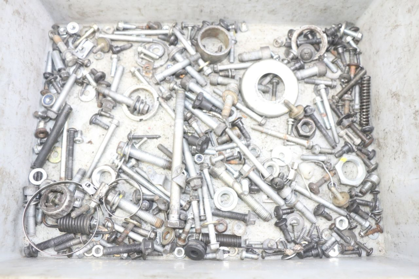 photo de ZAK SCHROEVEN EN BEVESTIGINGSMATERIAAL PIAGGIO XEVO - X EVO 125 (2007 - 2017) - Hoofdaanzicht