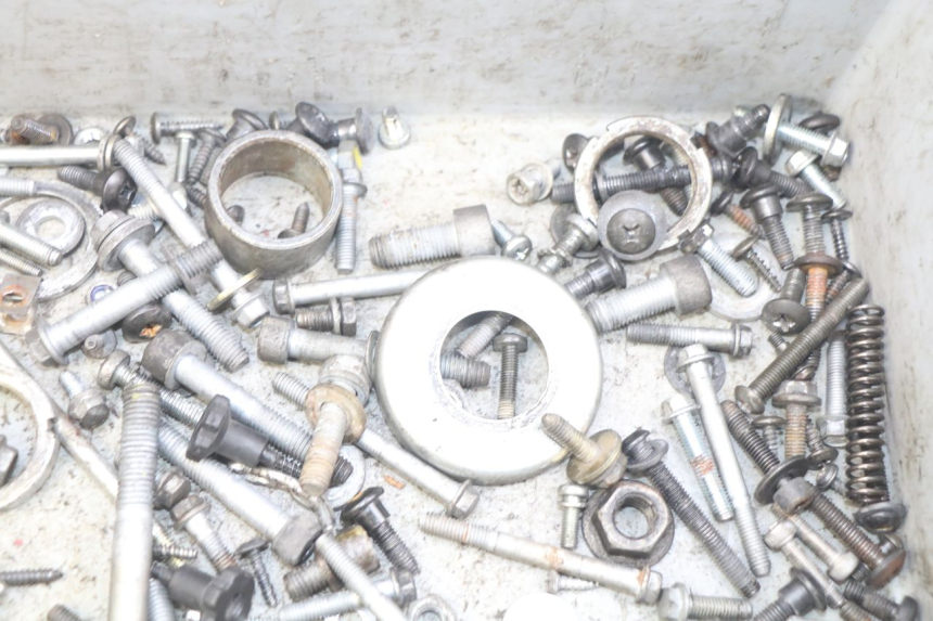 photo de ZAK SCHROEVEN EN BEVESTIGINGSMATERIAAL PIAGGIO XEVO - X EVO 125 (2007 - 2017) - Andere kijkhoek