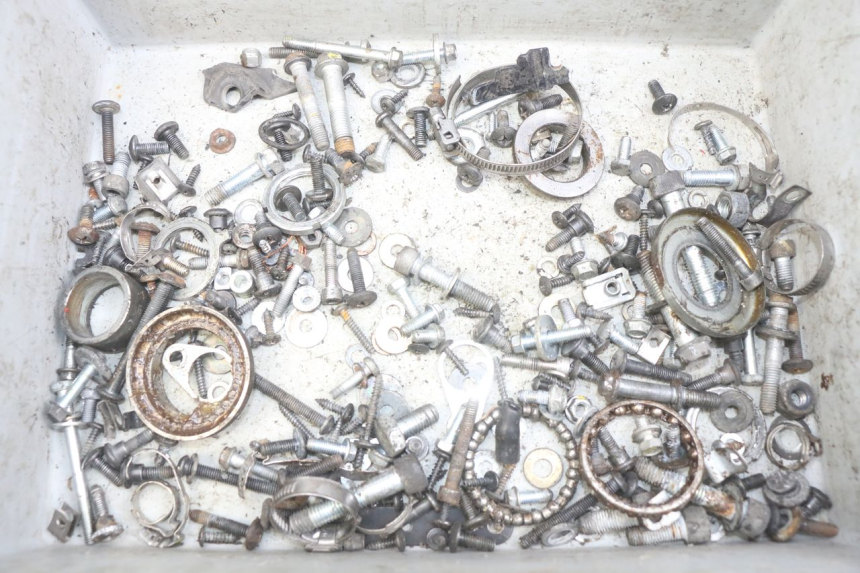 photo de ZAK SCHROEVEN EN BEVESTIGINGSMATERIAAL PIAGGIO XEVO - X EVO 125 (2007 - 2017) - Hoofdaanzicht