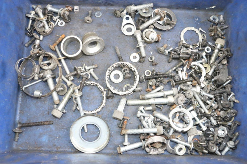 photo de ZAK SCHROEVEN EN BEVESTIGINGSMATERIAAL PIAGGIO XEVO - X EVO 125 (2007 - 2017) - Hoofdaanzicht