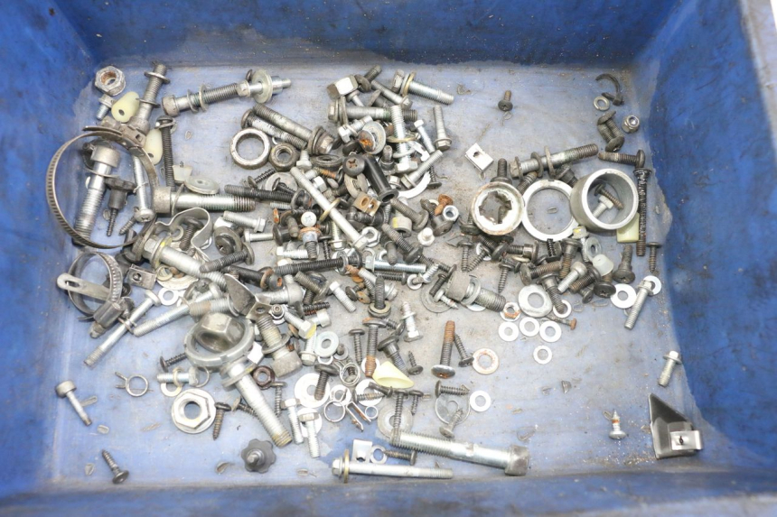 photo de ZAK SCHROEVEN EN BEVESTIGINGSMATERIAAL PIAGGIO XEVO - X EVO 125 (2007 - 2017) - Hoofdaanzicht