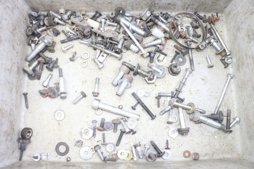 photo de ZAK SCHROEVEN EN BEVESTIGINGSMATERIAAL PIAGGIO XEVO - X EVO 125 (2007 - 2017) - Hoofdaanzicht