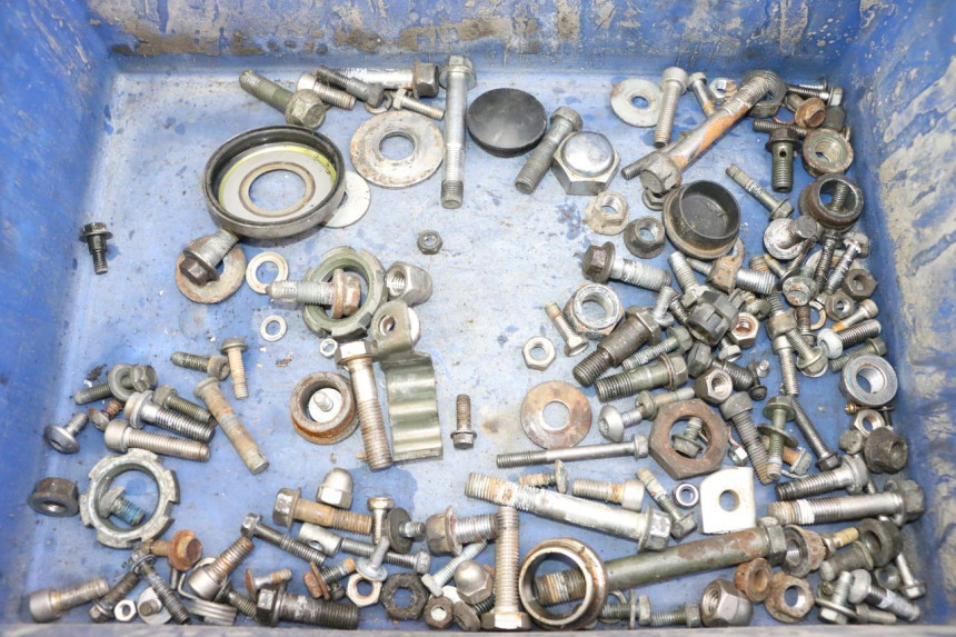 photo de ZAK SCHROEVEN EN BEVESTIGINGSMATERIAAL YAMAHA XJN DIVERSION 600 (2000 - 2003) - Hoofdaanzicht