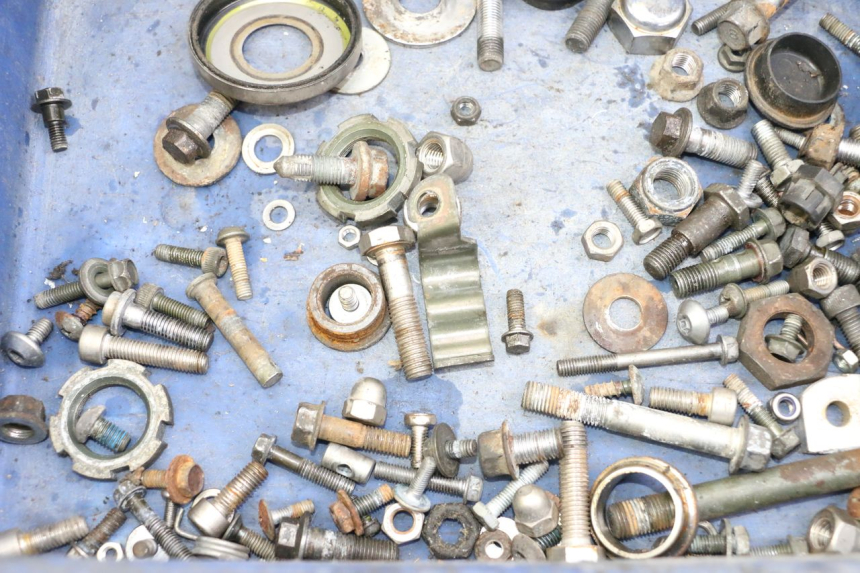 photo de ZAK SCHROEVEN EN BEVESTIGINGSMATERIAAL YAMAHA XJN DIVERSION 600 (2000 - 2003) - Andere kijkhoek