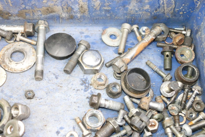 photo de ZAK SCHROEVEN EN BEVESTIGINGSMATERIAAL YAMAHA XJN DIVERSION 600 (2000 - 2003) - Overzicht