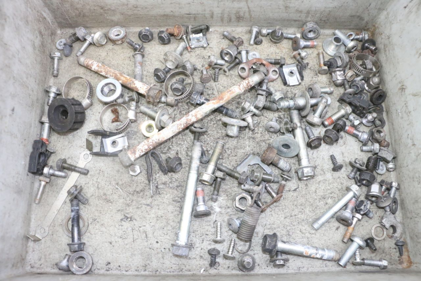 photo de ZAK SCHROEVEN EN BEVESTIGINGSMATERIAAL HONDA XLV VARADERO 125 (2000 - 2006) - Hoofdaanzicht