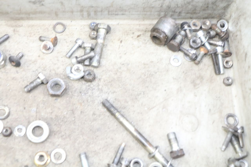 photo de ZAK SCHROEVEN EN BEVESTIGINGSMATERIAAL PEUGEOT XP6 50 (1997 - 2003) - Andere kijkhoek