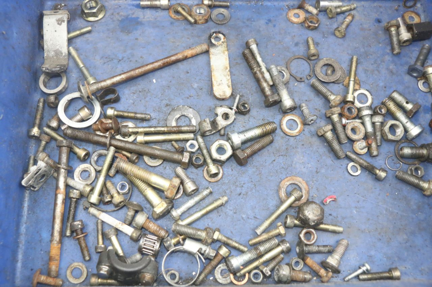 photo de ZAK SCHROEVEN EN BEVESTIGINGSMATERIAAL PEUGEOT XP6 50 (2006 - 2011) - Detail van het onderdeel