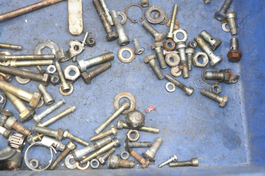 photo de ZAK SCHROEVEN EN BEVESTIGINGSMATERIAAL PEUGEOT XP6 50 (2006 - 2011) - Zoom op gebruiksstaat