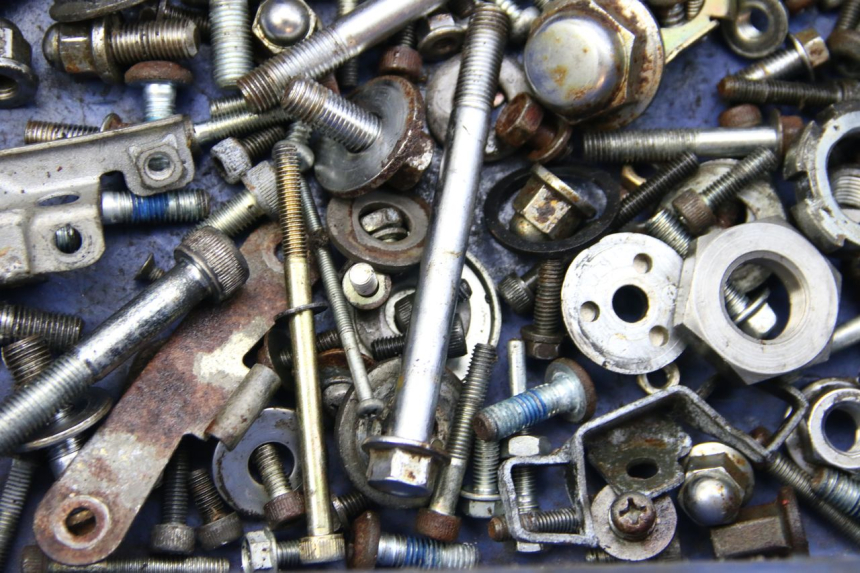 photo de ZAK SCHROEVEN EN BEVESTIGINGSMATERIAAL YAMAHA XV VIRAGO 750 (1984 - 1998) - Zoom op gebruiksstaat