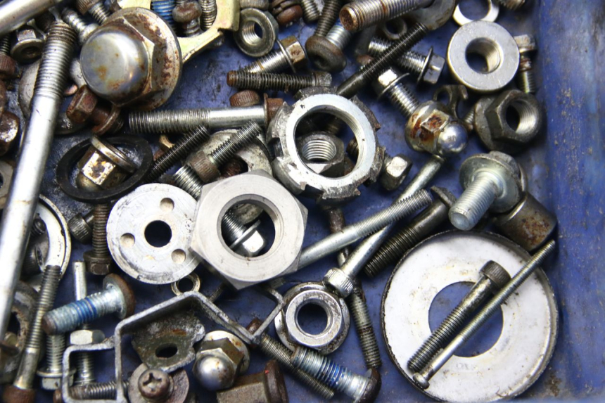 photo de ZAK SCHROEVEN EN BEVESTIGINGSMATERIAAL YAMAHA XV VIRAGO 750 (1984 - 1998) - Andere kijkhoek