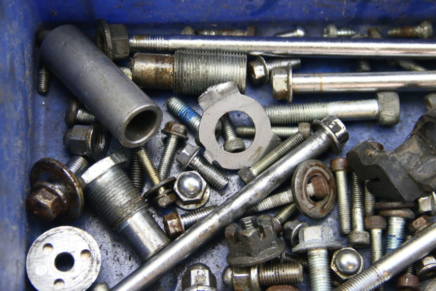 photo de ZAK SCHROEVEN EN BEVESTIGINGSMATERIAAL YAMAHA XV VIRAGO 750 (1984 - 1998) - Bevestigingspunten