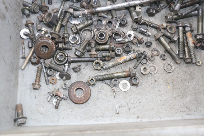 photo de ZAK SCHROEVEN EN BEVESTIGINGSMATERIAAL SHINERAY XY150STE 150 - Detail van het onderdeel