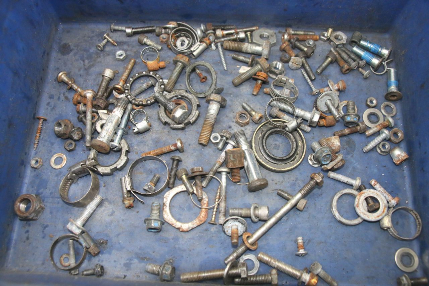 photo de ZAK SCHROEVEN EN BEVESTIGINGSMATERIAAL YAMAHA AEROX 50 (1997 - 2006) - Hoofdaanzicht