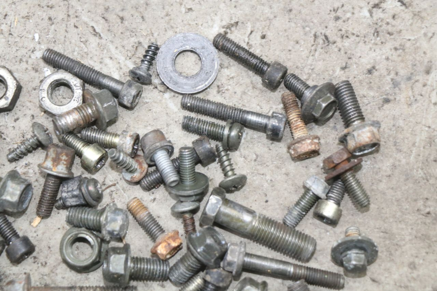 photo de ZAK SCHROEVEN EN BEVESTIGINGSMATERIAAL YAMAHA BW'S NG NEXT GENERATION 50 (1996 - 2003) - Zoom op gebruiksstaat