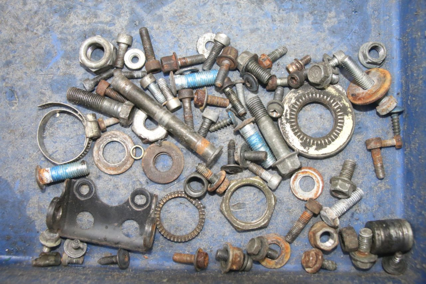 photo de ZAK SCHROEVEN EN BEVESTIGINGSMATERIAAL YAMAHA BW'S NG NEXT GENERATION 50 (1996 - 2003) - Hoofdaanzicht