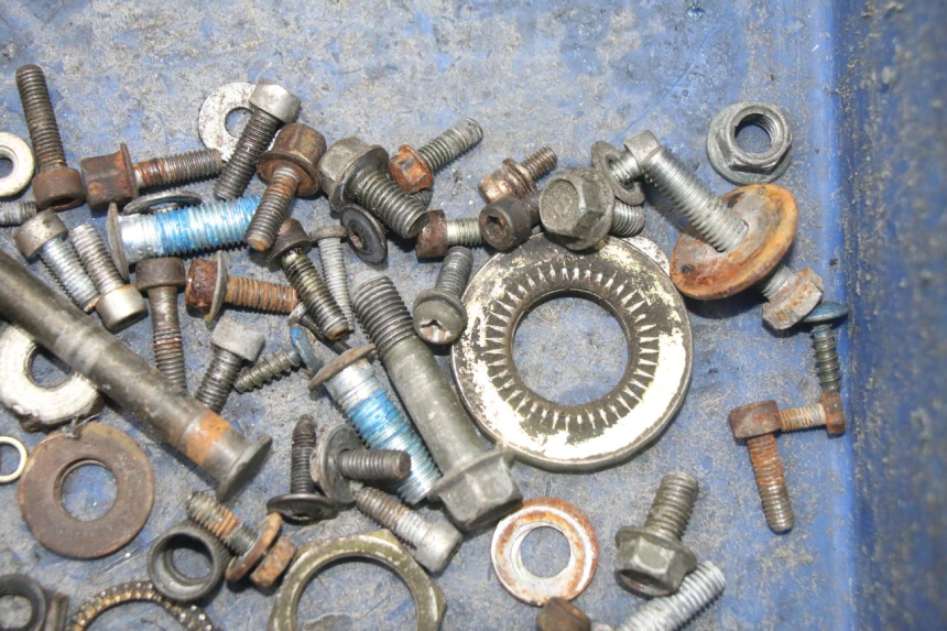 photo de ZAK SCHROEVEN EN BEVESTIGINGSMATERIAAL YAMAHA BW'S NG NEXT GENERATION 50 (1996 - 2003) - Zoom op gebruiksstaat