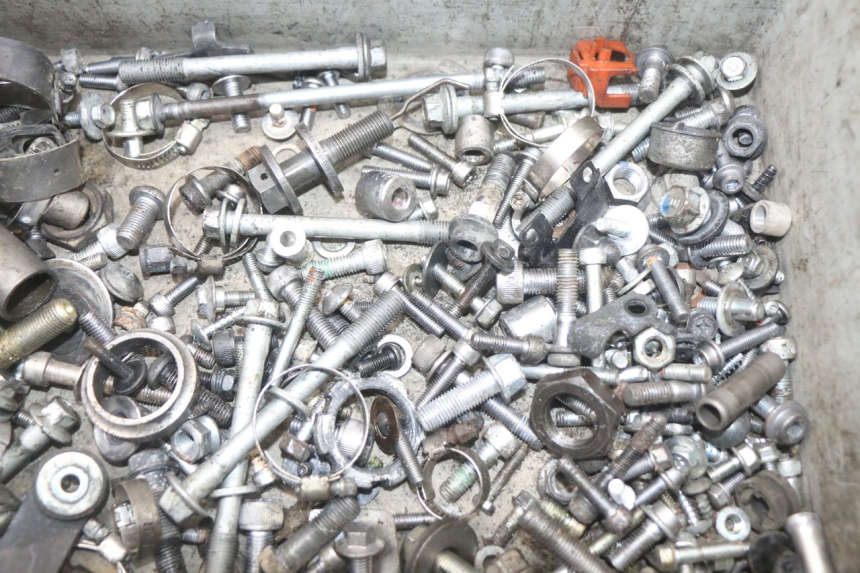 photo de ZAK SCHROEVEN EN BEVESTIGINGSMATERIAAL YAMAHA FJR ABS 1300 (2006 - 2012) - Zoom op gebruiksstaat