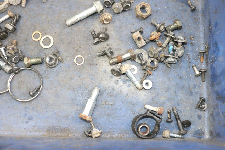 photo de ZAK SCHROEVEN EN BEVESTIGINGSMATERIAAL YAMAHA NEO'S NEOS 2T EASY 50 (2013 - 2016) - Detail van het onderdeel