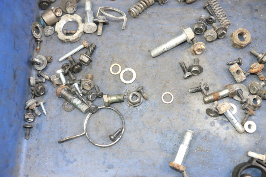 photo de ZAK SCHROEVEN EN BEVESTIGINGSMATERIAAL YAMAHA NEO'S NEOS 2T EASY 50 (2013 - 2016) - Zoom op gebruiksstaat