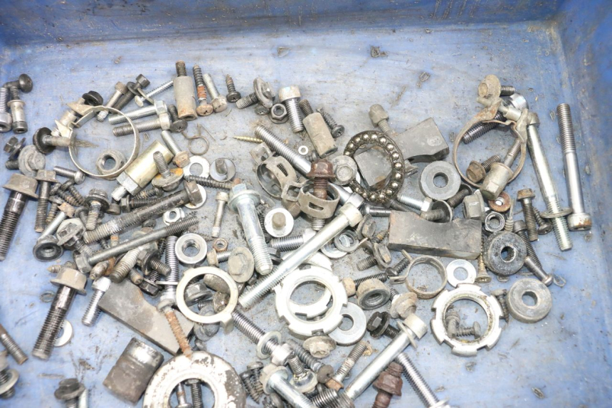 photo de ZAK SCHROEVEN EN BEVESTIGINGSMATERIAAL YAMAHA NEOS NEO'S 4T 50 (2008 - 2016) - Detail van het onderdeel