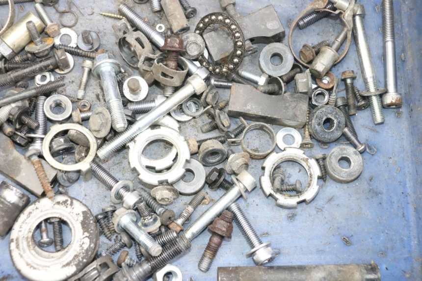 photo de ZAK SCHROEVEN EN BEVESTIGINGSMATERIAAL YAMAHA NEOS NEO'S 4T 50 (2008 - 2016) - Zoom op gebruiksstaat