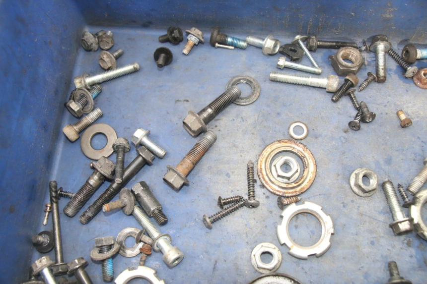 photo de ZAK SCHROEVEN EN BEVESTIGINGSMATERIAAL YAMAHA NEOS NEO'S 4T 50 (2008 - 2016) - Detail van het onderdeel