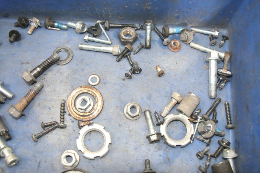 photo de ZAK SCHROEVEN EN BEVESTIGINGSMATERIAAL YAMAHA NEOS NEO'S 4T 50 (2008 - 2016) - Zoom op gebruiksstaat